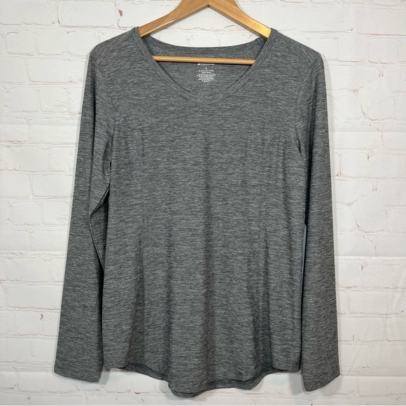 Duluth Trading Shirt Womens Small Gray Lightweight V Neck Pleated Stretch Top - Picture 1 of 9